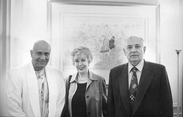 sri_chinmoy_and_gorbachev.jpg