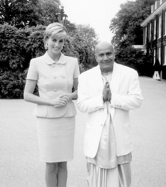 sri_chinmoy_and_princess_diana.jpg